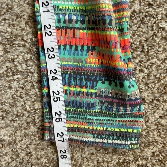 Victoria Secret Knockout Colorful Multi Color Stripe Leggings Workout Large - Picture 6 of 8
